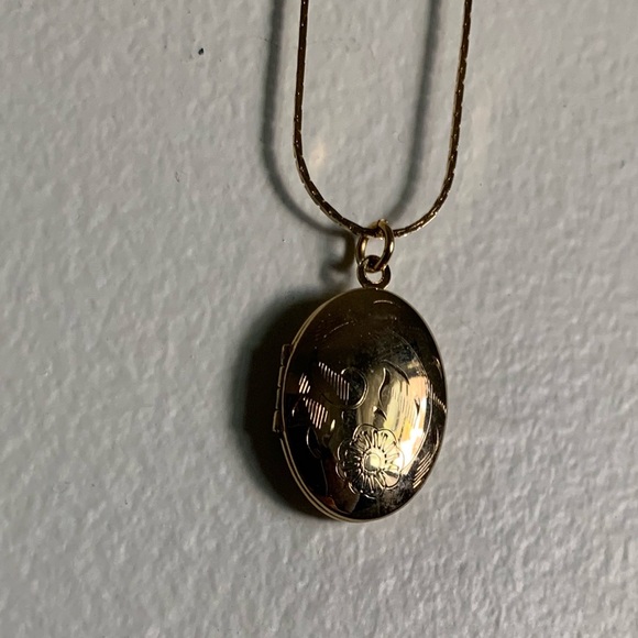 New vintage hand engraved locket - Picture 9 of 16